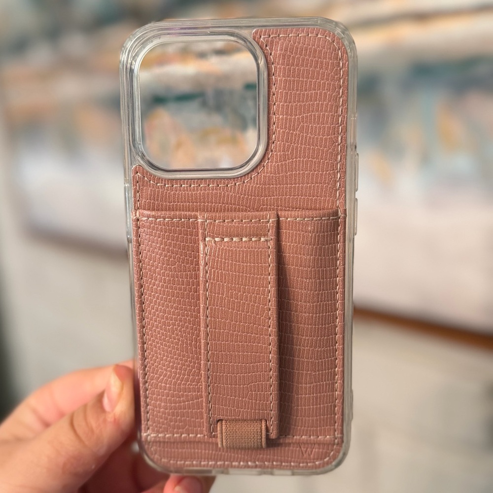 iPhone 15pro walli pink python